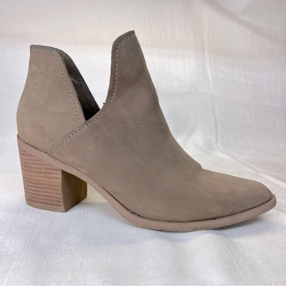 Steve Madden Booties - Picture 1 of 5